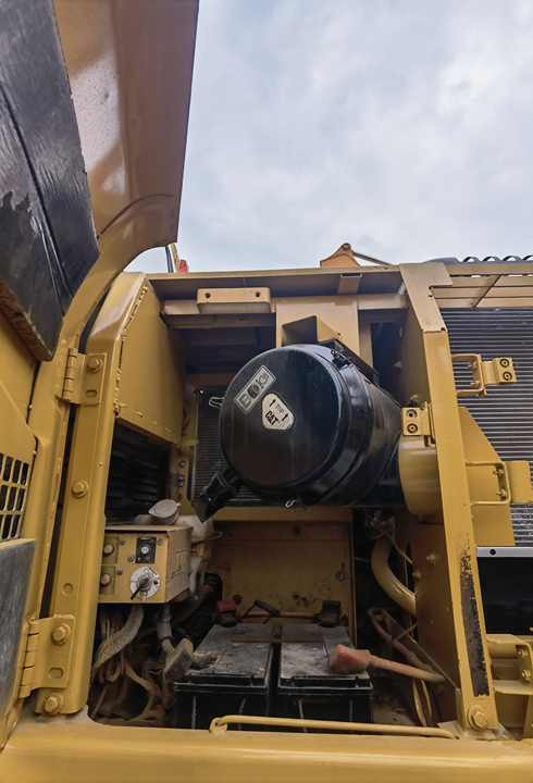 Excavator SECOND HAND Excavator Cat 325D 325DL Used Excavator Cheap Price FOR SALE - Pásové rýpadlo: obrázek 5 Excavator SECOND HAND Excavator Cat 325D 325DL Used Excavator Cheap Price FOR SALE - Pásové rýpadlo: obrázek 5