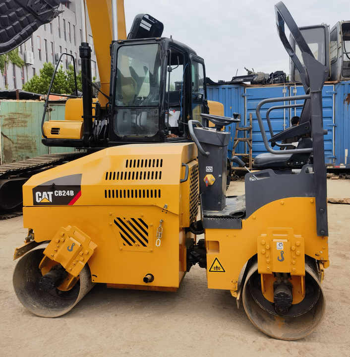 Good quality used road roller Double Drum Used Small Mini Road Roller Machine Compactor Price - Válec: obrázek 2 Good quality used road roller Double Drum Used Small Mini Road Roller Machine Compactor Price - Válec: obrázek 2