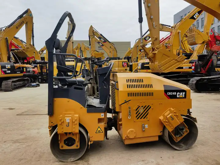 Good quality used road roller Double Drum Used Small Mini Road Roller Machine Compactor Price - Válec: obrázek 4 Good quality used road roller Double Drum Used Small Mini Road Roller Machine Compactor Price - Válec: obrázek 4