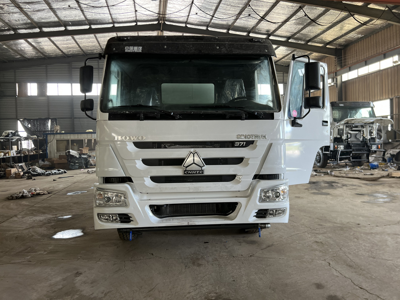 HOWO used water tank truck - Cisternové vozidlo: obrázek 1 HOWO used water tank truck - Cisternové vozidlo: obrázek 1