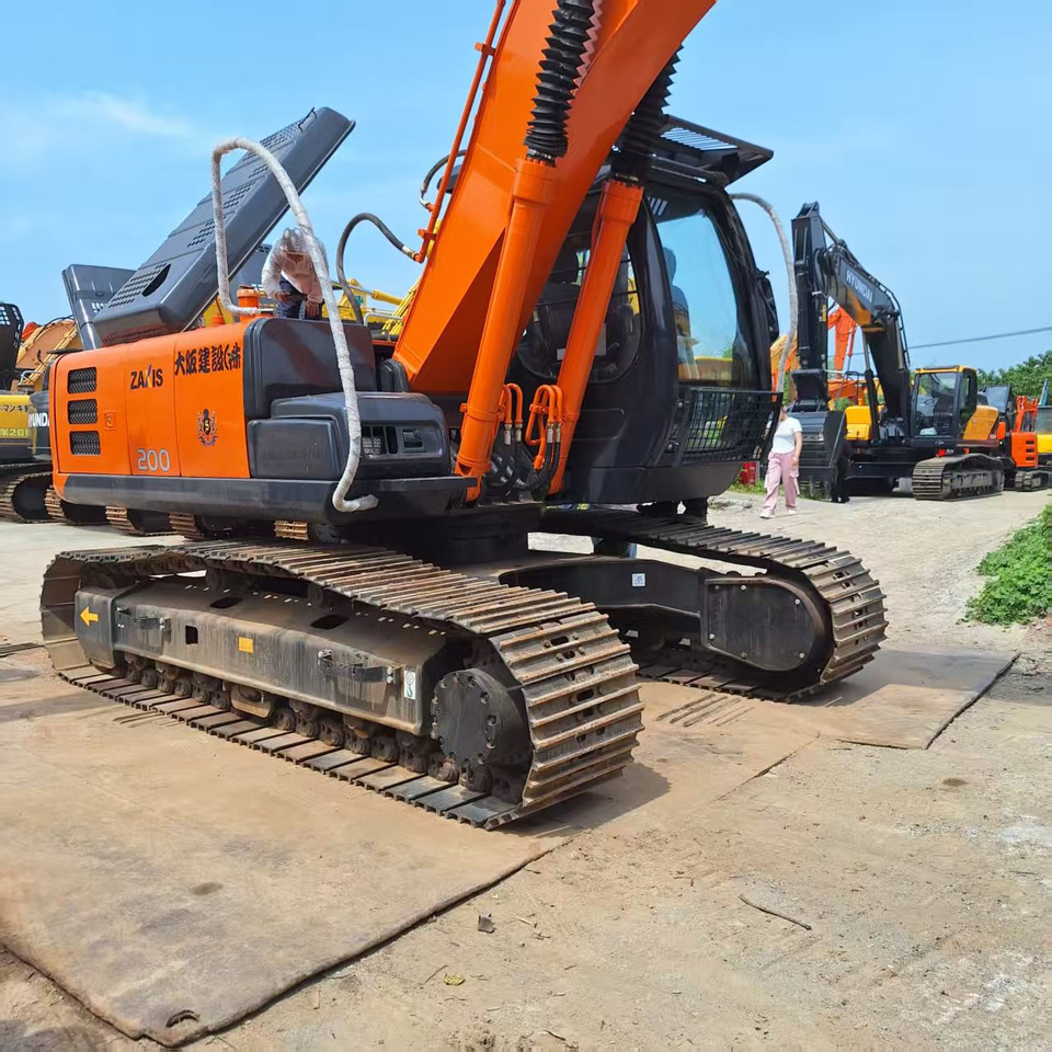 Pásové rýpadlo Hitachi ZX200 Excavator: obrázek 6