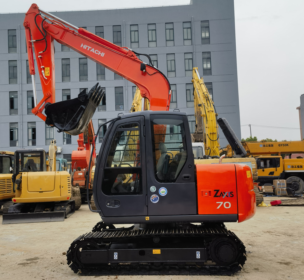 Hitachi ZX70 Excavator - Mini rýpadlo: obrázek 3 Hitachi ZX70 Excavator - Mini rýpadlo: obrázek 3