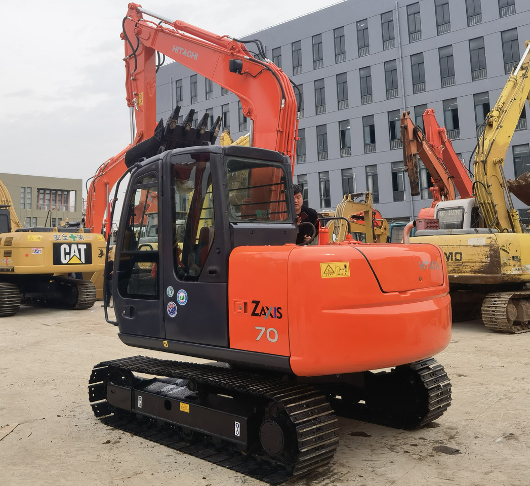 Hitachi ZX70 Excavator - Mini rýpadlo: obrázek 2 Hitachi ZX70 Excavator - Mini rýpadlo: obrázek 2