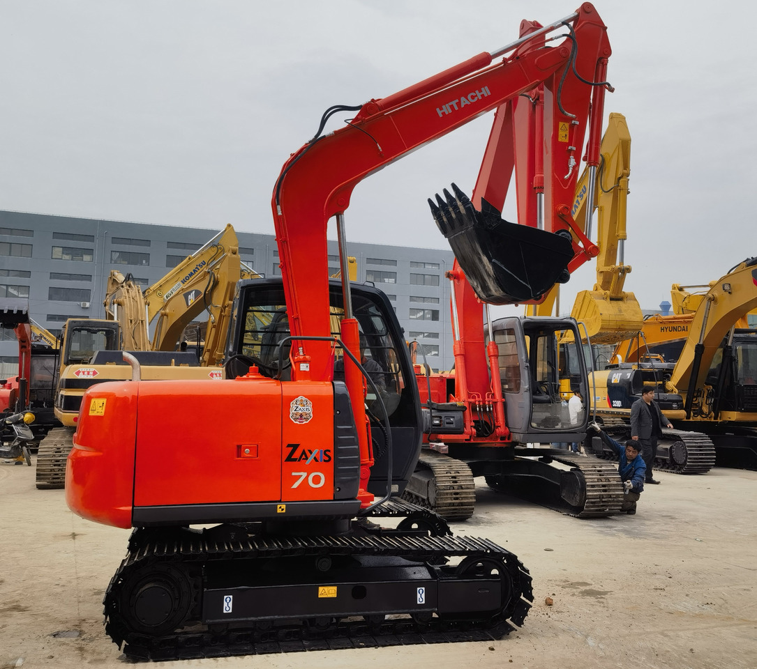 Hitachi ZX70 Excavator - Mini rýpadlo: obrázek 1 Hitachi ZX70 Excavator - Mini rýpadlo: obrázek 1