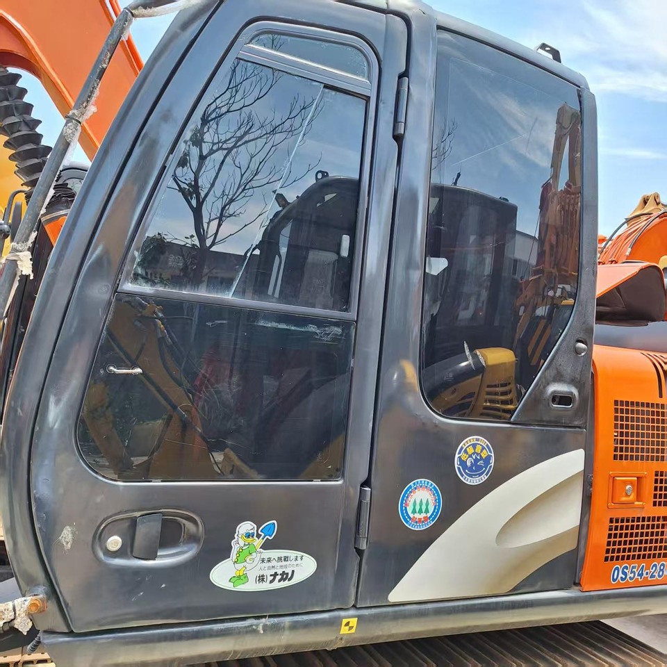 Hitachi ZX70 Excavator - Mini rýpadlo: obrázek 3 Hitachi ZX70 Excavator - Mini rýpadlo: obrázek 3