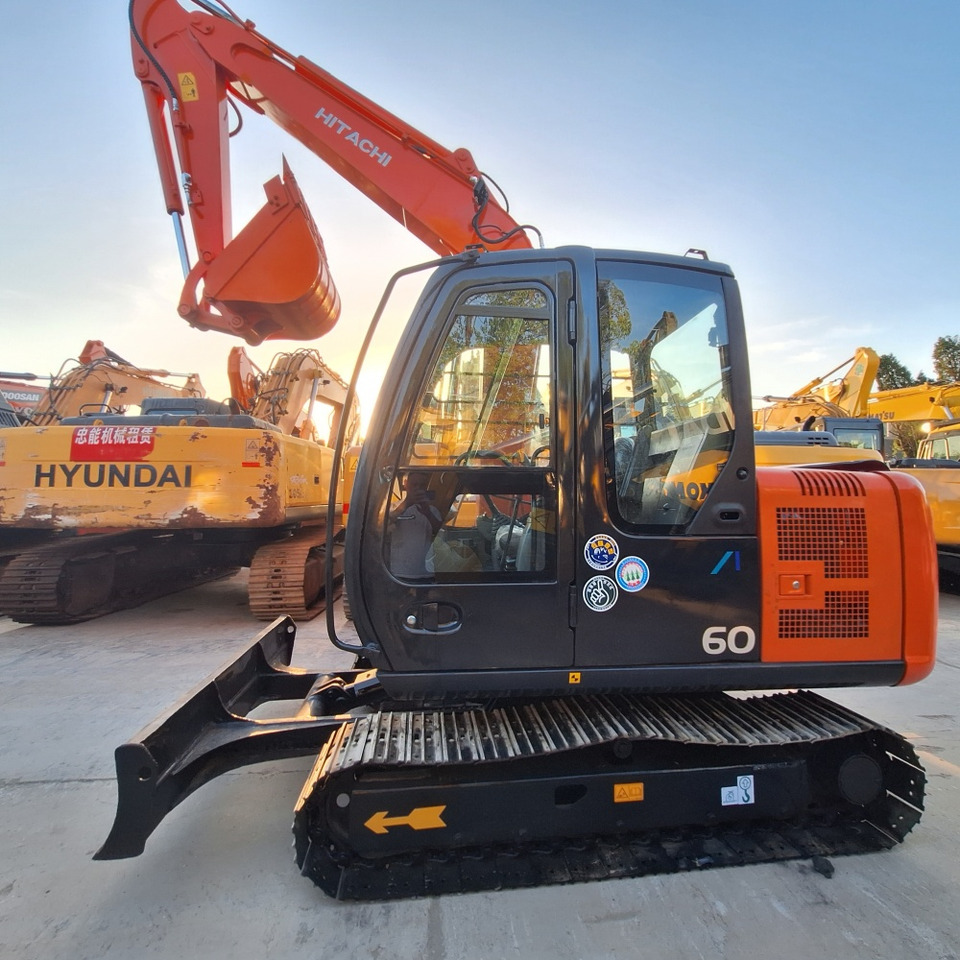 Hitachi ZX70 Excavator - Pásové rýpadlo: obrázek 3 Hitachi ZX70 Excavator - Pásové rýpadlo: obrázek 3