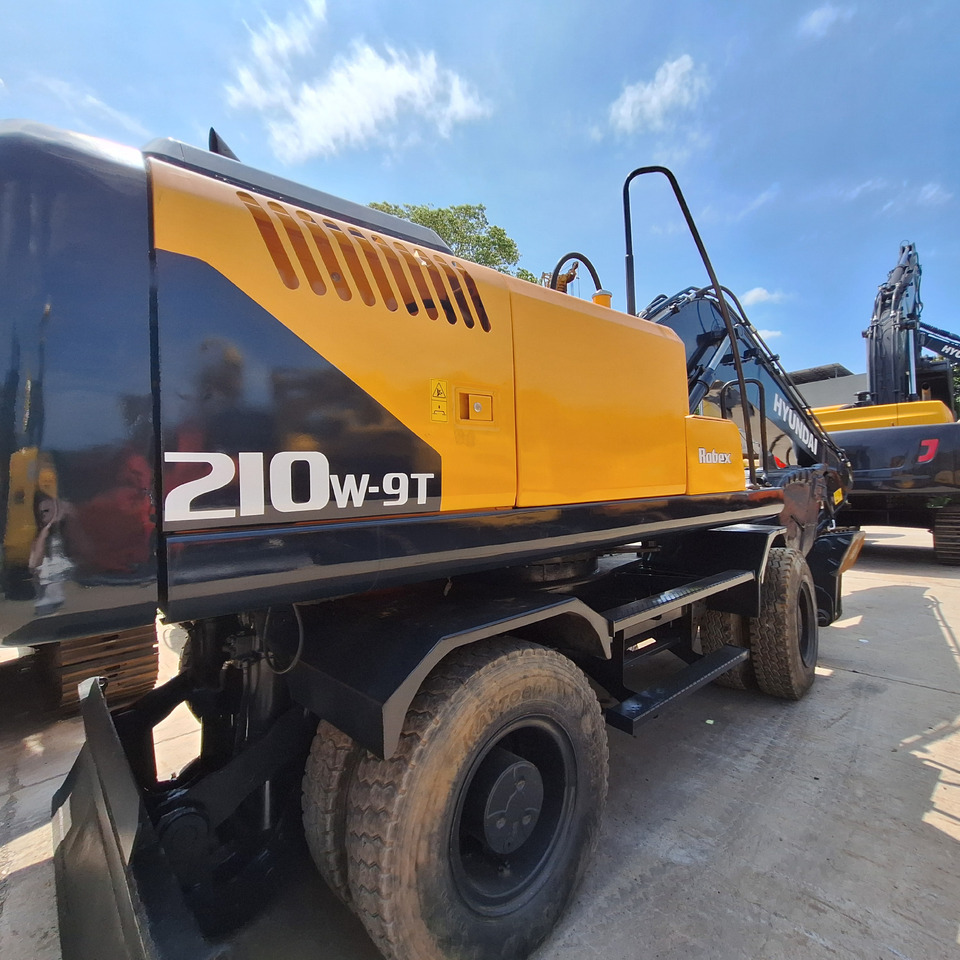 Kolesové rýpadlo Hyundai 210w-9 wheel excavator: obrázek 6