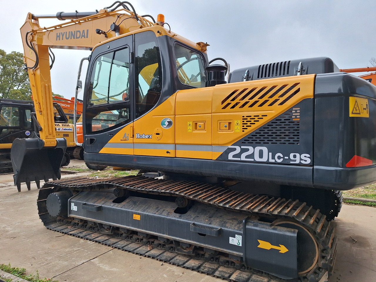 Hyundai 220LC-9S Excavator - Pásové rýpadlo: obrázek 1 Hyundai 220LC-9S Excavator - Pásové rýpadlo: obrázek 1