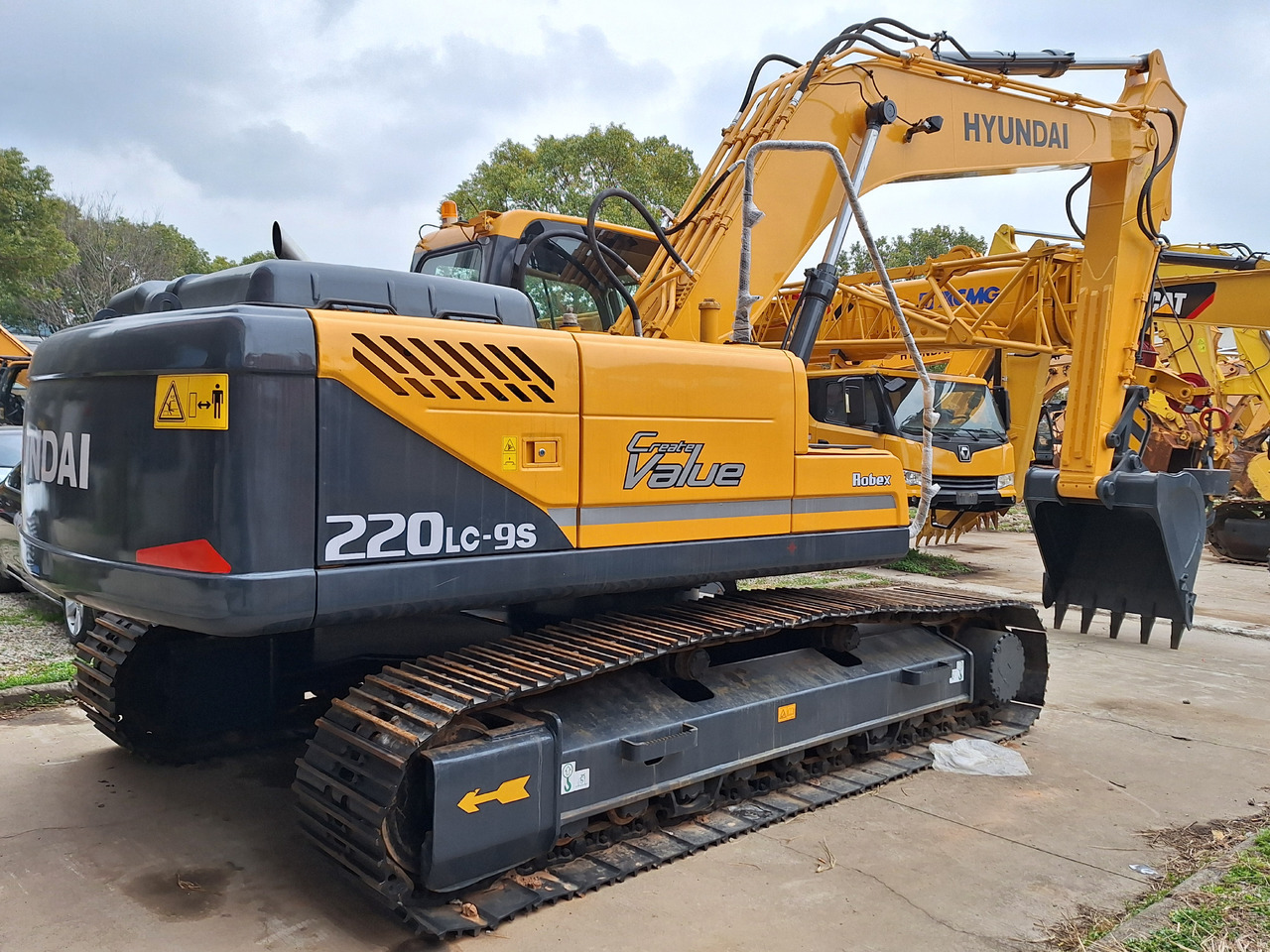 Hyundai 220LC-9S Excavator - Pásové rýpadlo: obrázek 3 Hyundai 220LC-9S Excavator - Pásové rýpadlo: obrázek 3