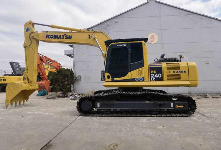 Japan Made Komatsu Second hand PC240LC-8 Excavator Used Construction Machine Komatsu Digger For Sale - Pásové rýpadlo: obrázek 5 Japan Made Komatsu Second hand PC240LC-8 Excavator Used Construction Machine Komatsu Digger For Sale - Pásové rýpadlo: obrázek 5