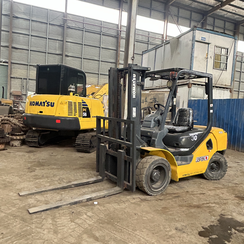 Komatsu FD30 Forklift - Dieselový vysokozdvižný vozík: obrázek 3 Komatsu FD30 Forklift - Dieselový vysokozdvižný vozík: obrázek 3