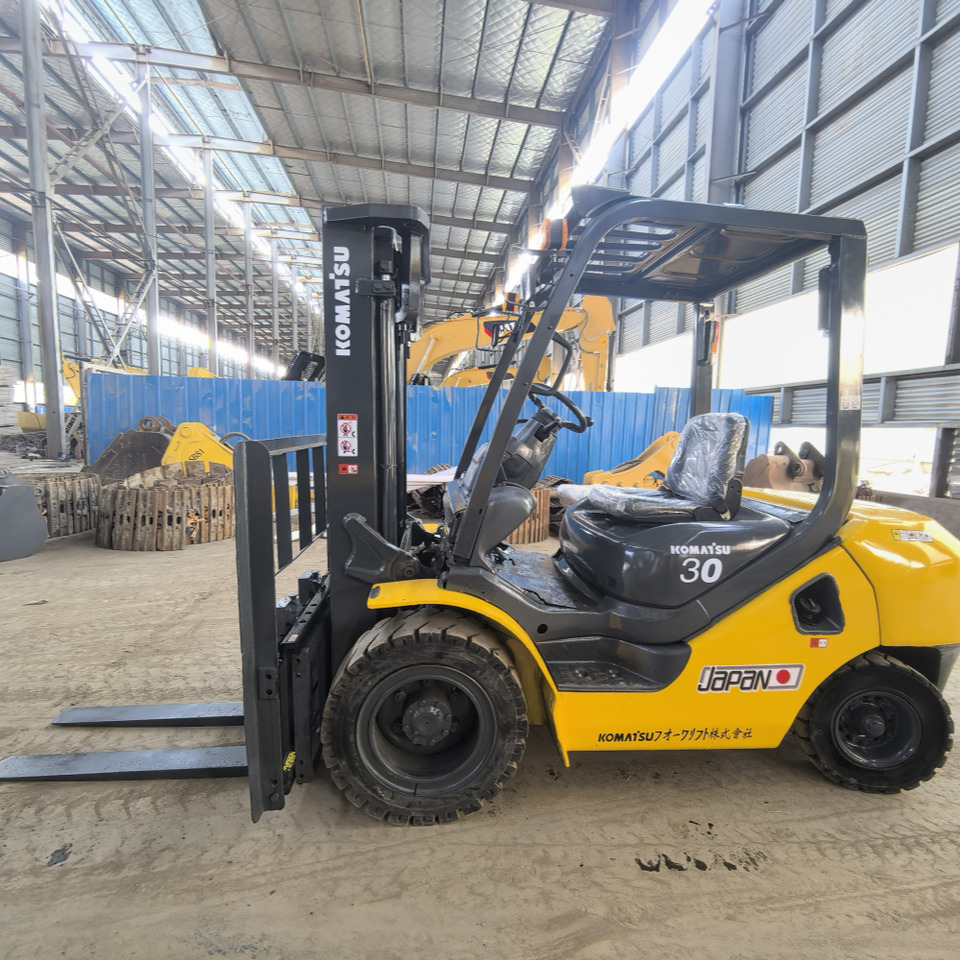 Komatsu FD30 Forklift - Dieselový vysokozdvižný vozík: obrázek 4 Komatsu FD30 Forklift - Dieselový vysokozdvižný vozík: obrázek 4