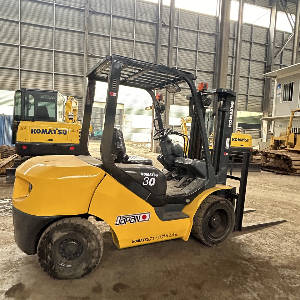 Komatsu FD30 Forklift - Dieselový vysokozdvižný vozík: obrázek 4 Komatsu FD30 Forklift - Dieselový vysokozdvižný vozík: obrázek 4