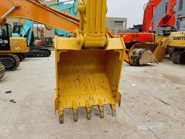 Komatsu PC 220-8 Excavator - Pásové rýpadlo: obrázek 4 Komatsu PC 220-8 Excavator - Pásové rýpadlo: obrázek 4