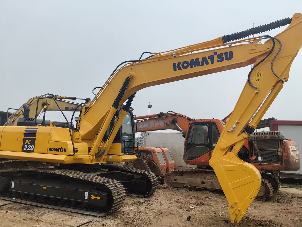 Komatsu PC 220-8 Excavator - Pásové rýpadlo: obrázek 5 Komatsu PC 220-8 Excavator - Pásové rýpadlo: obrázek 5