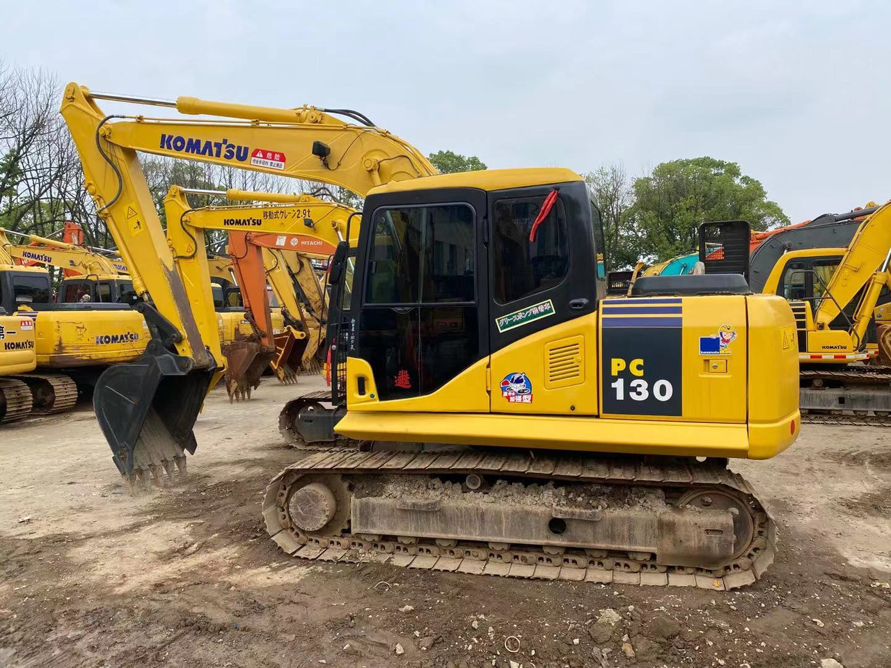 Komatsu PC130-7 excavator - Pásové rýpadlo: obrázek 1 Komatsu PC130-7 excavator - Pásové rýpadlo: obrázek 1