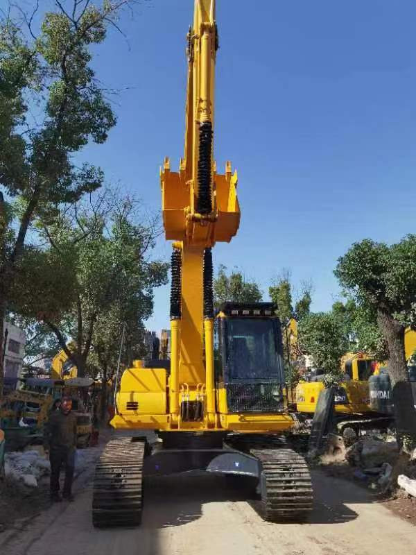 Komatsu PC200-8 Excavator - Pásové rýpadlo: obrázek 4 Komatsu PC200-8 Excavator - Pásové rýpadlo: obrázek 4