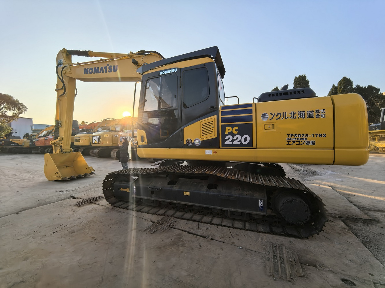 Komatsu PC220-7 - Pásové rýpadlo: obrázek 2 Komatsu PC220-7 - Pásové rýpadlo: obrázek 2