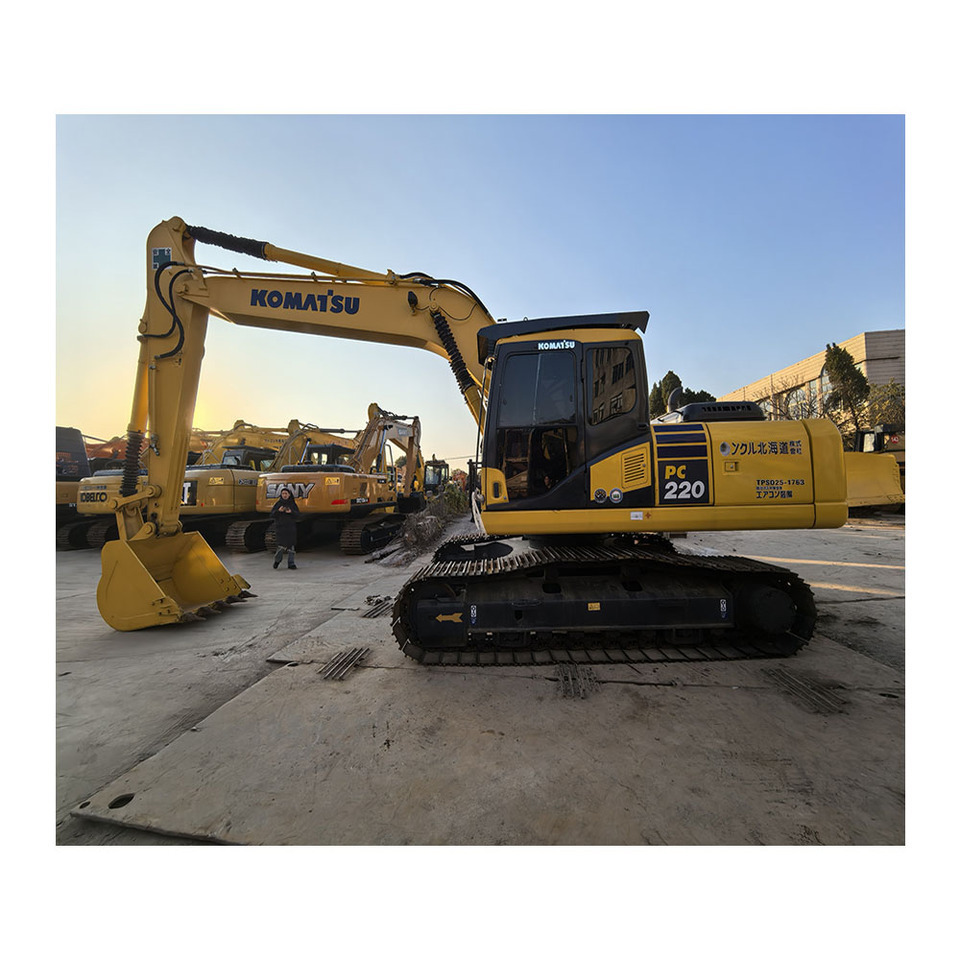 Komatsu PC220-7 - Pásové rýpadlo: obrázek 3 Komatsu PC220-7 - Pásové rýpadlo: obrázek 3