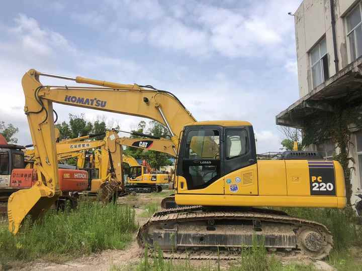 Komatsu PC220-7 - Pásové rýpadlo: obrázek 1 Komatsu PC220-7 - Pásové rýpadlo: obrázek 1