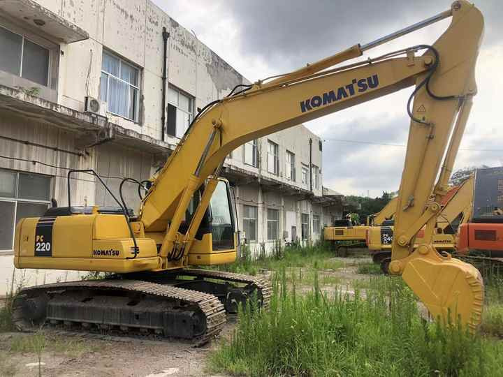 Komatsu PC220-7 - Pásové rýpadlo: obrázek 3 Komatsu PC220-7 - Pásové rýpadlo: obrázek 3
