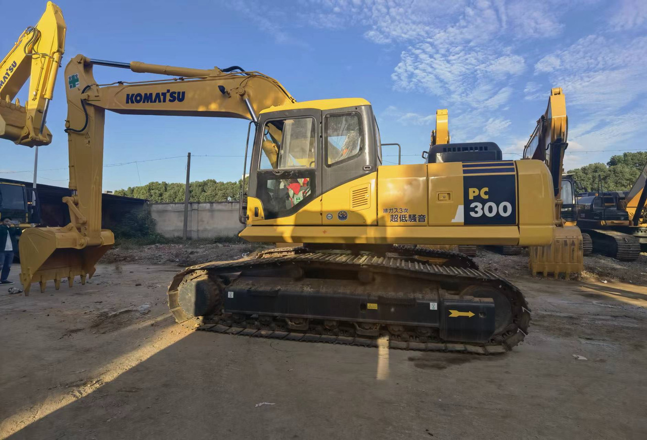 Komatsu PC300-7 Excavator - Pásové rýpadlo: obrázek 2 Komatsu PC300-7 Excavator - Pásové rýpadlo: obrázek 2