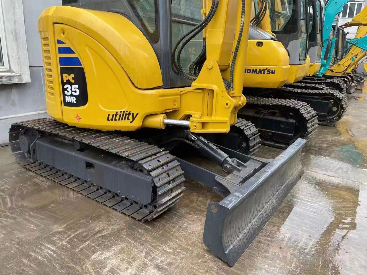 Komatsu PC35MR-3 Excavator - Pásové rýpadlo: obrázek 2 Komatsu PC35MR-3 Excavator - Pásové rýpadlo: obrázek 2