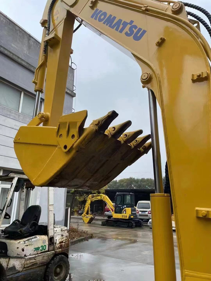 Komatsu PC35MR-3 Excavator - Pásové rýpadlo: obrázek 3 Komatsu PC35MR-3 Excavator - Pásové rýpadlo: obrázek 3