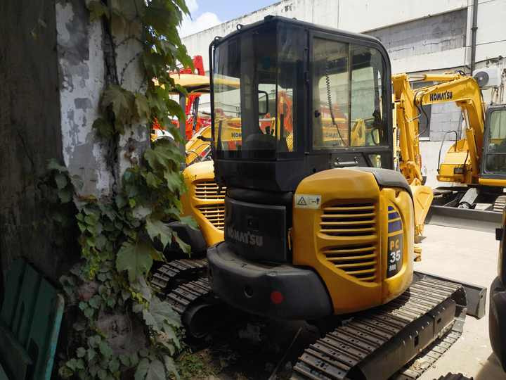 Komatsu PC35MR-3 excavator - Pásové rýpadlo: obrázek 4 Komatsu PC35MR-3 excavator - Pásové rýpadlo: obrázek 4