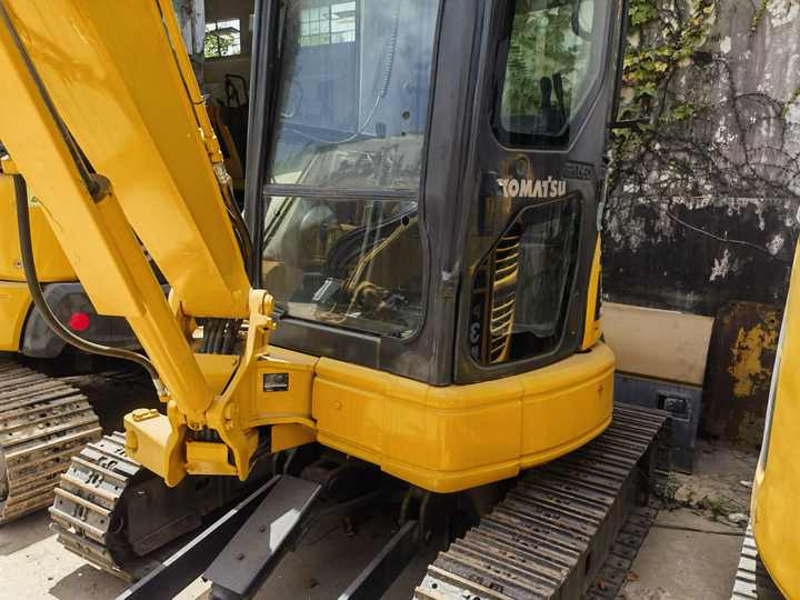 Pásové rýpadlo Komatsu PC35MR-3 excavator: obrázek 6