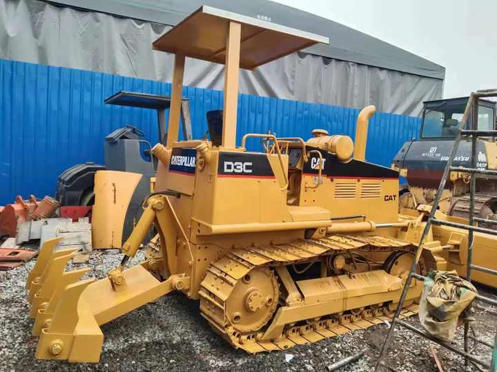 Original Japan Used Caterpillar D3C Crawler Bulldozer For sale - Buldozer: obrázek 2 Original Japan Used Caterpillar D3C Crawler Bulldozer For sale - Buldozer: obrázek 2