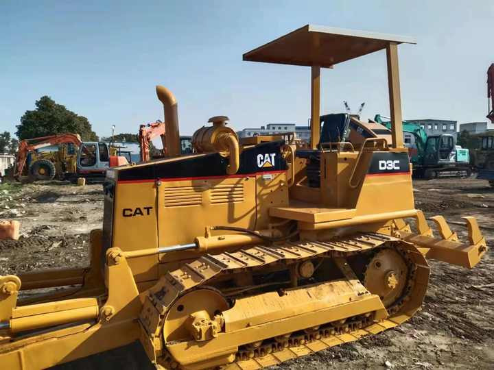 Original Japan Used Caterpillar D3C Crawler Bulldozer For sale - Buldozer: obrázek 3 Original Japan Used Caterpillar D3C Crawler Bulldozer For sale - Buldozer: obrázek 3