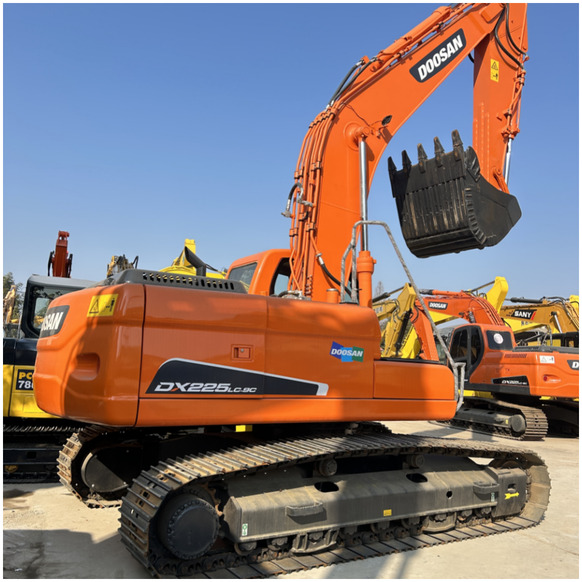 Second Hand Doosan Excavator Crawler DX225LC-9C crawler Used Excavator For Sale in shanghai yard - Pásové rýpadlo: obrázek 1 Second Hand Doosan Excavator Crawler DX225LC-9C crawler Used Excavator For Sale in shanghai yard - Pásové rýpadlo: obrázek 1