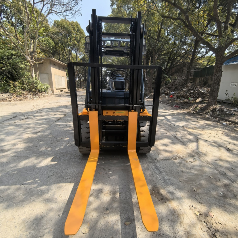 Toyota FD30 Forklift - Dieselový vysokozdvižný vozík: obrázek 4 Toyota FD30 Forklift - Dieselový vysokozdvižný vozík: obrázek 4