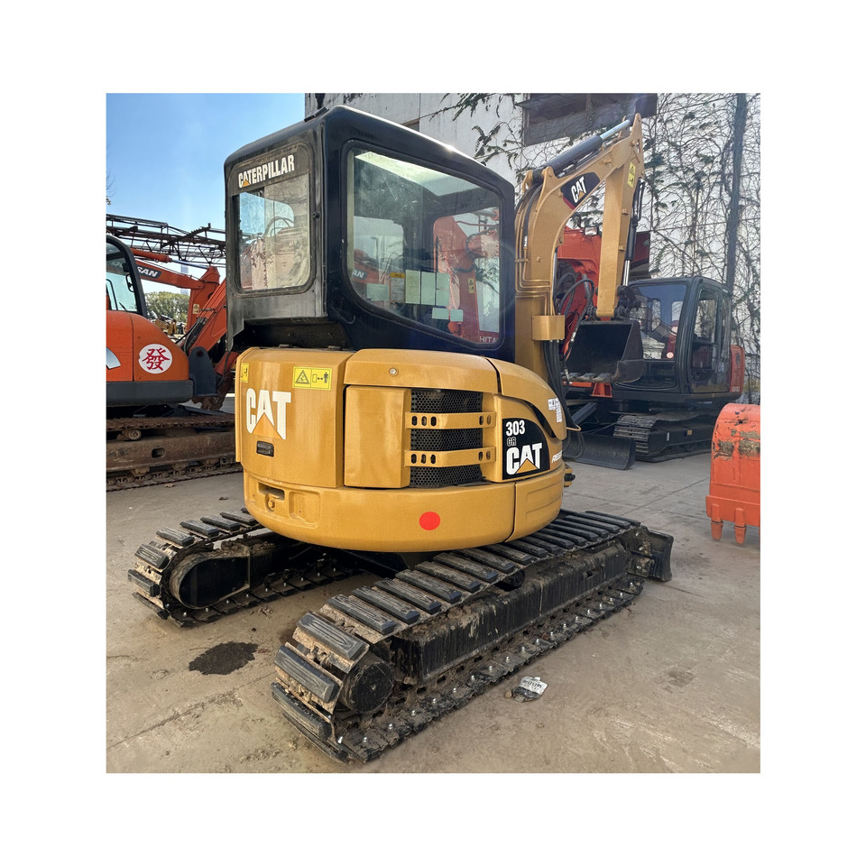 Used CAT 303CR mini excavator - Mini rýpadlo: obrázek 1 Used CAT 303CR mini excavator - Mini rýpadlo: obrázek 1