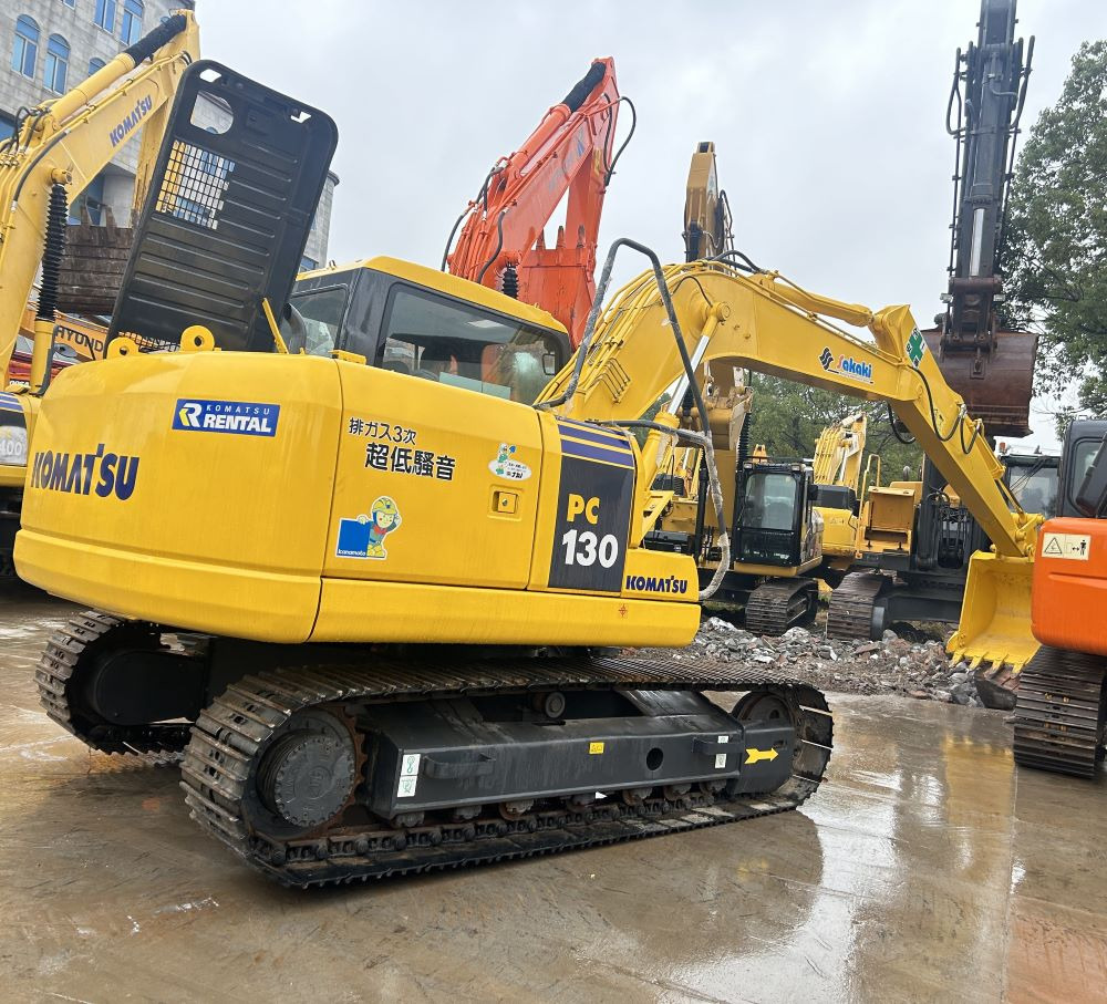 Used Komatsu PC130-7 excavator - Pásové rýpadlo: obrázek 1 Used Komatsu PC130-7 excavator - Pásové rýpadlo: obrázek 1