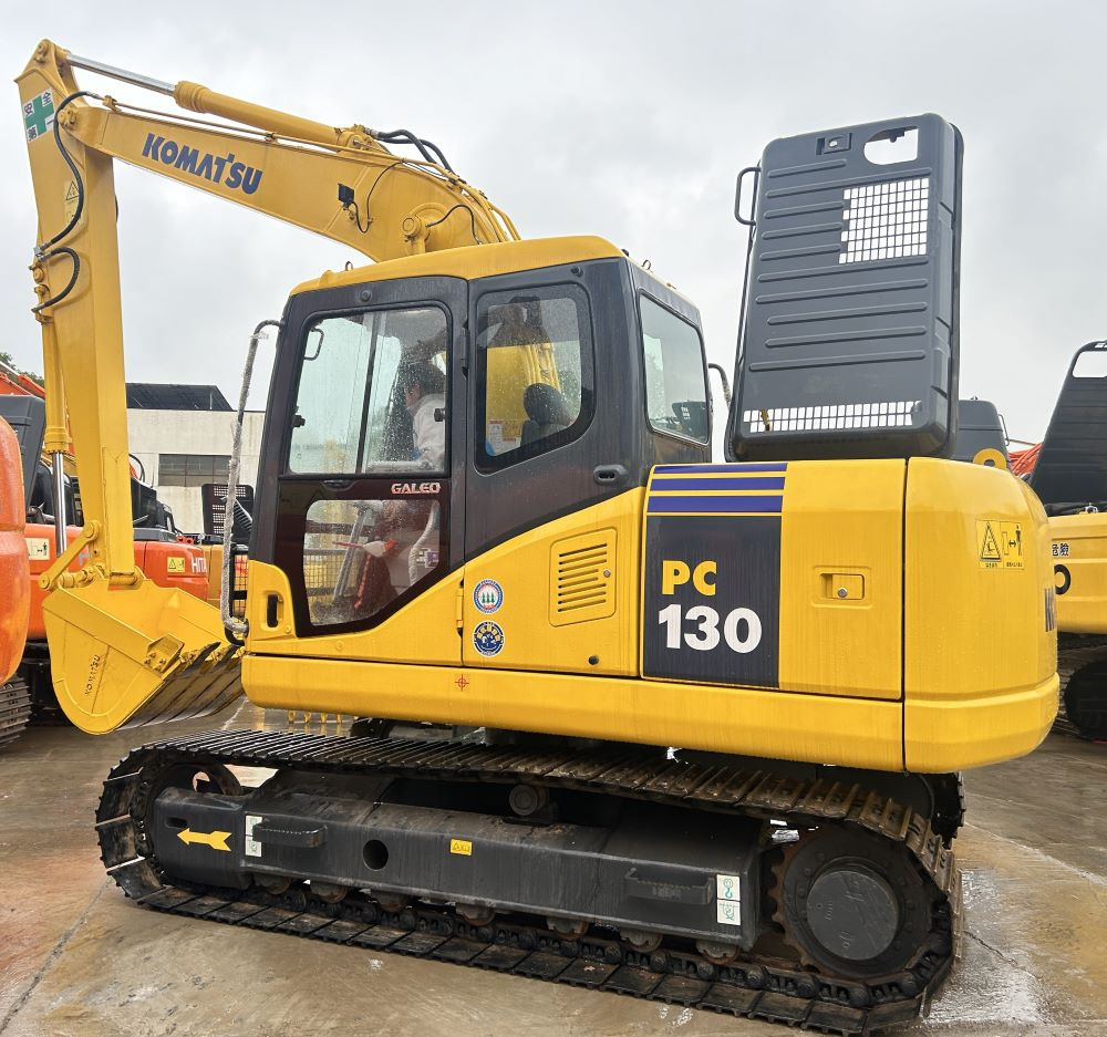 Used Komatsu PC130-7 excavator - Pásové rýpadlo: obrázek 2 Used Komatsu PC130-7 excavator - Pásové rýpadlo: obrázek 2
