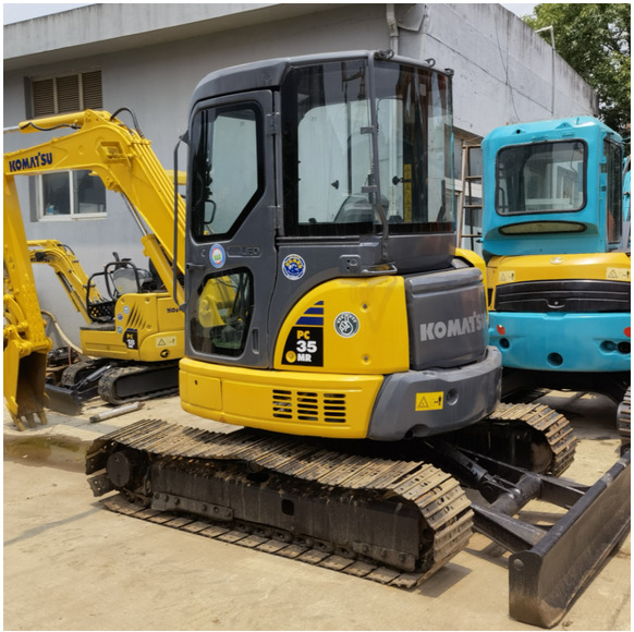 Used Komatsu PC35MR excavator Japanese Original Crawler 3 Tons Second Used Mini Excavator in stock - Pásové rýpadlo: obrázek 1 Used Komatsu PC35MR excavator Japanese Original Crawler 3 Tons Second Used Mini Excavator in stock - Pásové rýpadlo: obrázek 1