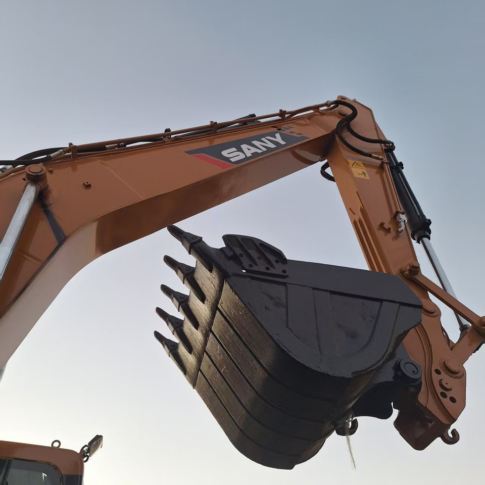 Used SANY 215c Excavator - Pásové rýpadlo: obrázek 3 Used SANY 215c Excavator - Pásové rýpadlo: obrázek 3