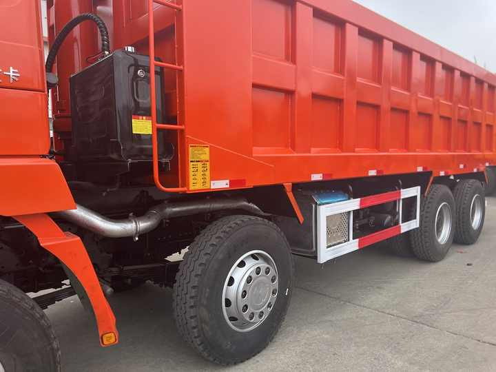 Used Shacman F3000 8X4 Dump Truck - Sklápěč: obrázek 4 Used Shacman F3000 8X4 Dump Truck - Sklápěč: obrázek 4