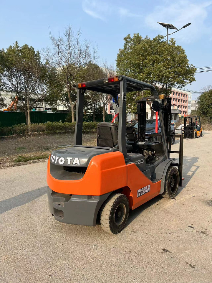 Used Toyota 8FD30 forklift - Dieselový vysokozdvižný vozík: obrázek 3 Used Toyota 8FD30 forklift - Dieselový vysokozdvižný vozík: obrázek 3