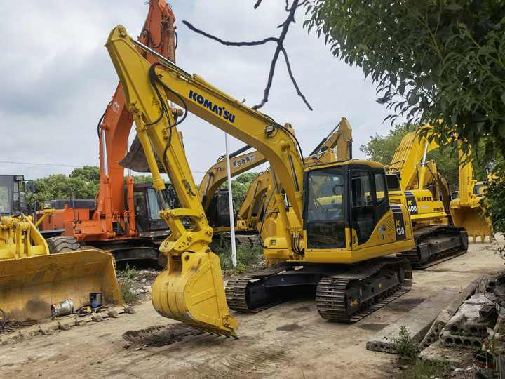 Used hydraulic excavator PC130-7 Cheap Price Komatsu in good condition japan import multifunction in stock for sale - Pásové rýpadlo: obrázek 5 Used hydraulic excavator PC130-7 Cheap Price Komatsu in good condition japan import multifunction in stock for sale - Pásové rýpadlo: obrázek 5