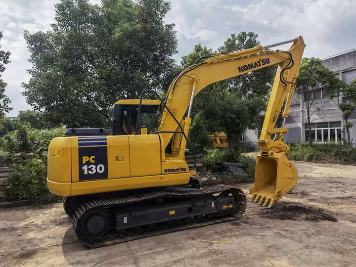 Used hydraulic excavator PC130-7 Cheap Price Komatsu in good condition japan import multifunction in stock for sale - Pásové rýpadlo: obrázek 2 Used hydraulic excavator PC130-7 Cheap Price Komatsu in good condition japan import multifunction in stock for sale - Pásové rýpadlo: obrázek 2