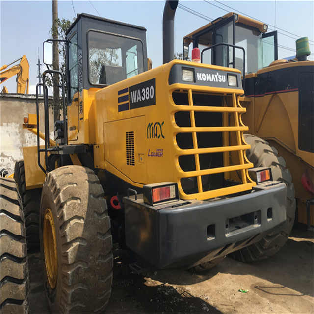 Second hand wheel loader Komatsu used Wheel loader WA320-3 WA320-1 WA380-3 cheap for sale - Kolový nakladač: obrázek 2 Second hand wheel loader Komatsu used Wheel loader WA320-3 WA320-1 WA380-3 cheap for sale - Kolový nakladač: obrázek 2