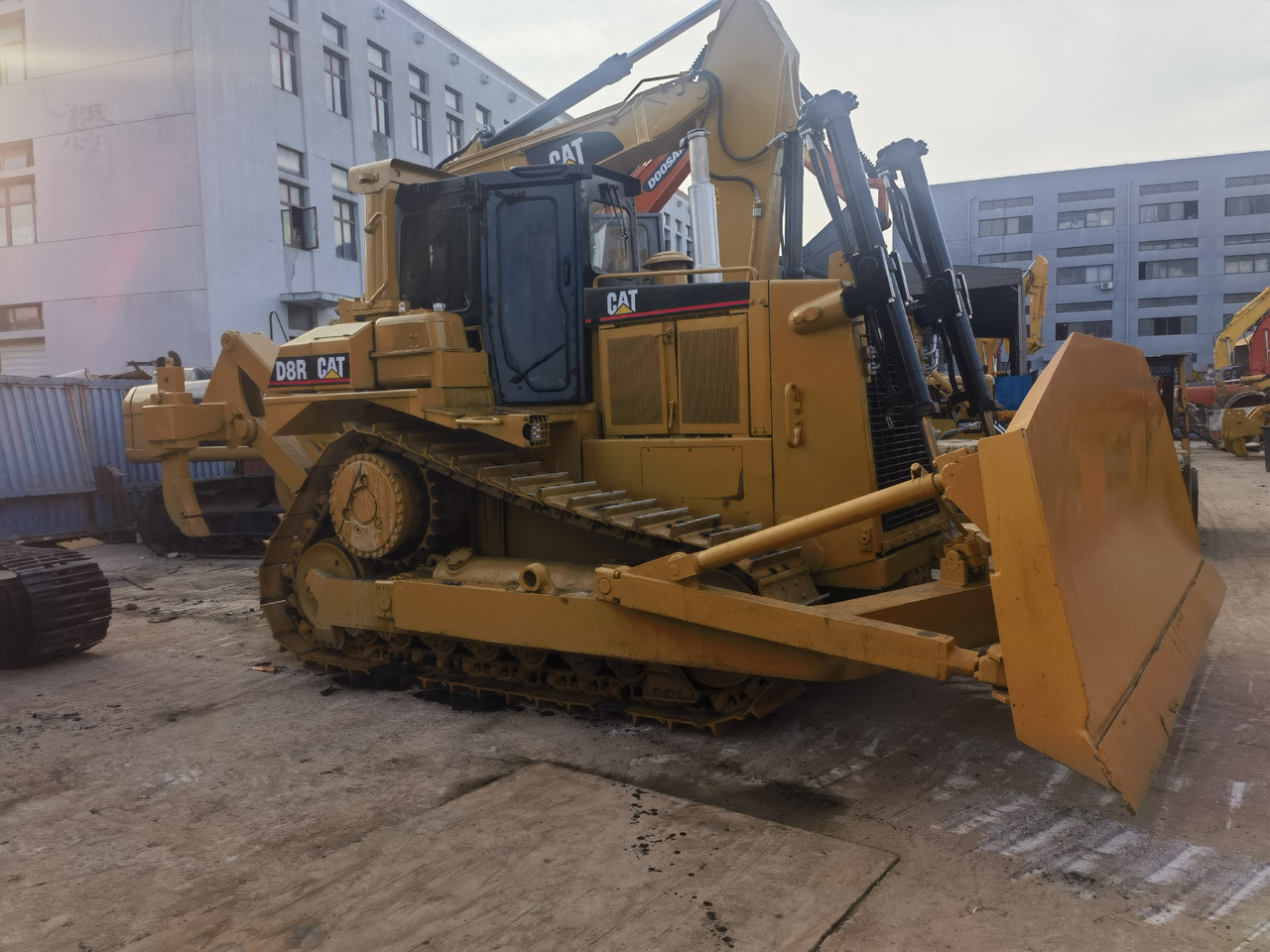 Used cat d8r bulldozer - Buldozer: obrázek 4 Used cat d8r bulldozer - Buldozer: obrázek 4