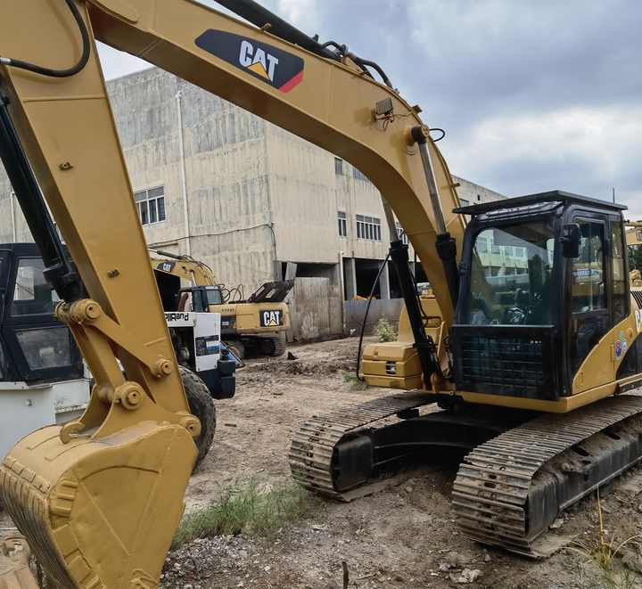 Used earth moving machinery used excavator cat312 12ton Cat 315D 312D 320d 330d for sale - Pásové rýpadlo: obrázek 3 Used earth moving machinery used excavator cat312 12ton Cat 315D 312D 320d 330d for sale - Pásové rýpadlo: obrázek 3