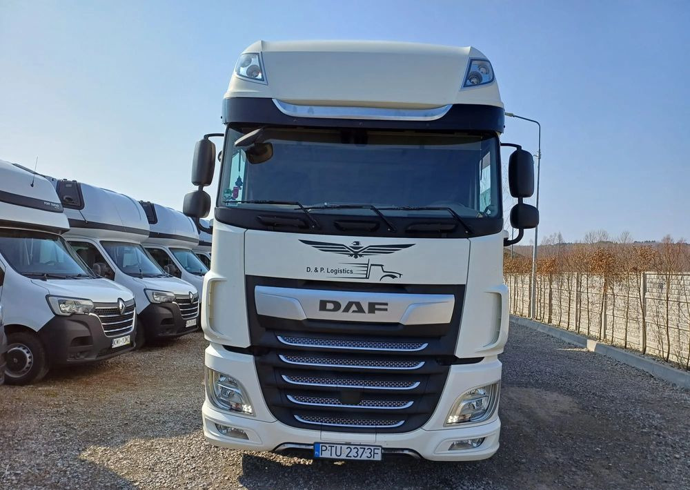 DAF XF 480 SUPER SPACE CAB / ZESTAW TANDEM PRZEJAZDOWY 120m3 - Plachtový nákladní auto: obrázek 5 DAF XF 480 SUPER SPACE CAB / ZESTAW TANDEM PRZEJAZDOWY 120m3 - Plachtový nákladní auto: obrázek 5