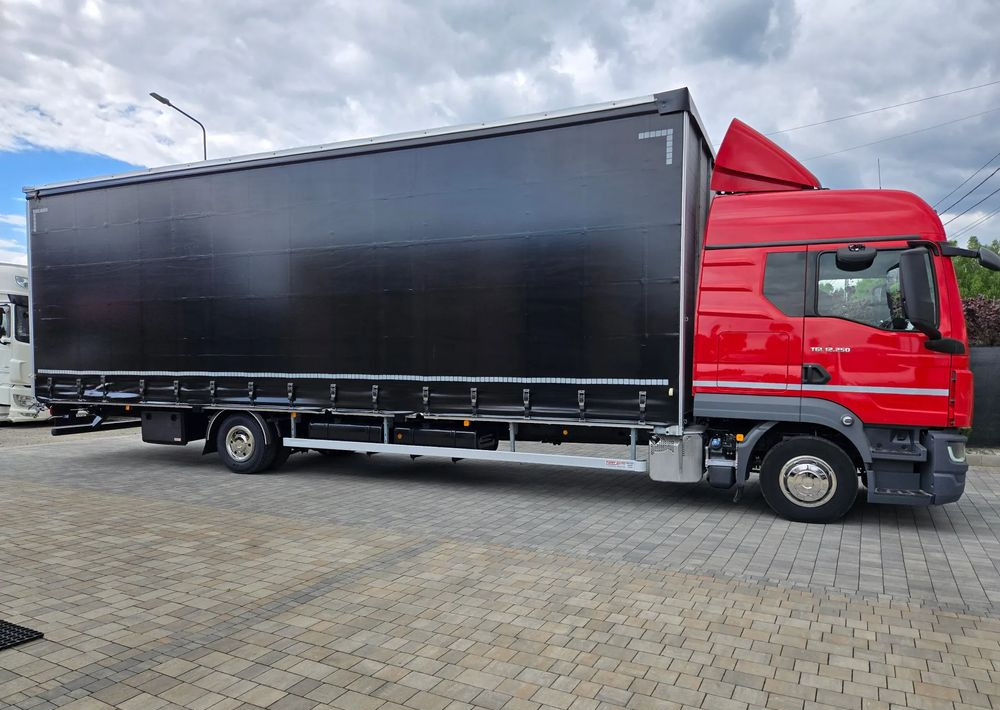 MAN TGL 12.250 - Plachtový nákladní auto: obrázek 2 MAN TGL 12.250 - Plachtový nákladní auto: obrázek 2