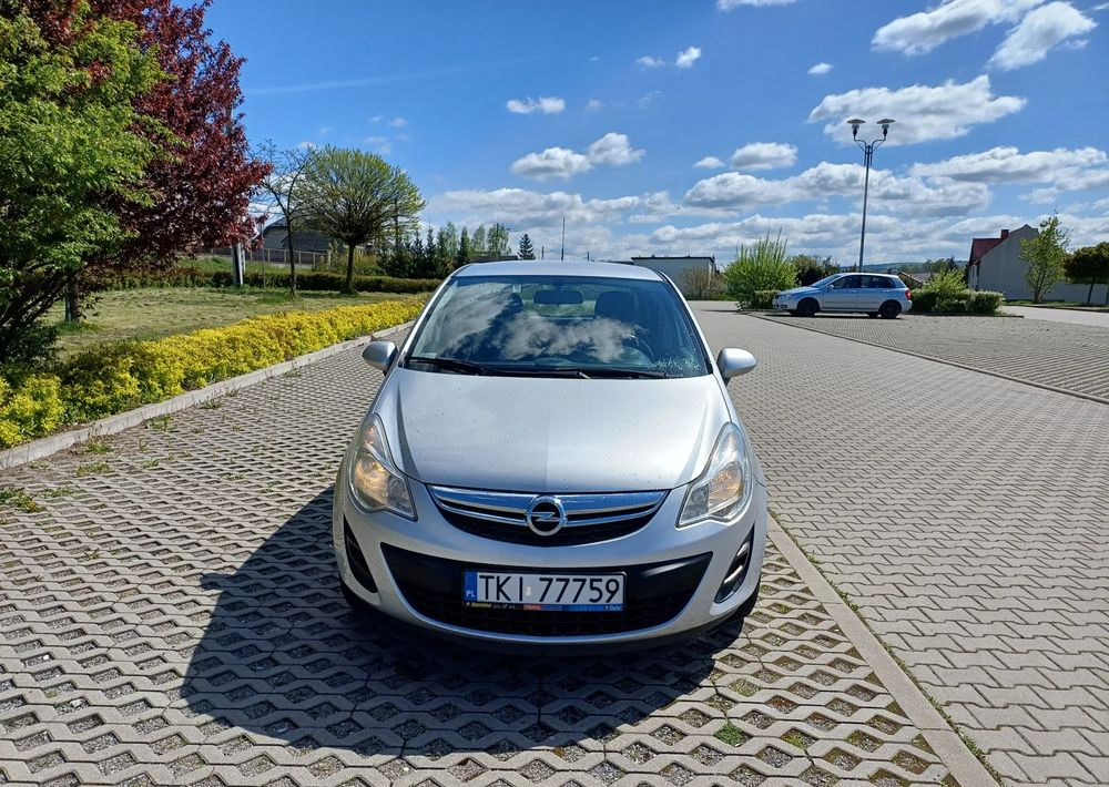 Opel Corsa 1.2 16V Graphite - Osobní auto: obrázek 4 Opel Corsa 1.2 16V Graphite - Osobní auto: obrázek 4