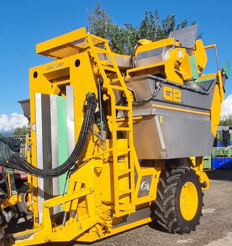 Vendemmiatrice Gregoire G2.230 - Traktor: obrázek 1 Vendemmiatrice Gregoire G2.230 - Traktor: obrázek 1